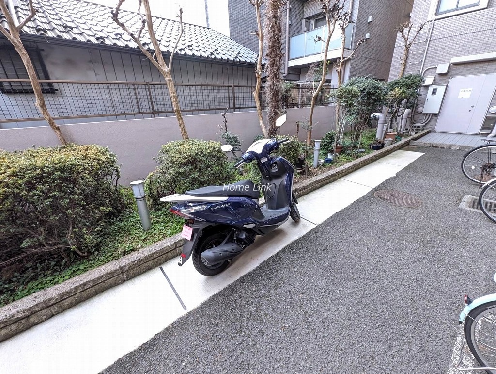 ナイスアーバン池袋山手通り　バイク置場